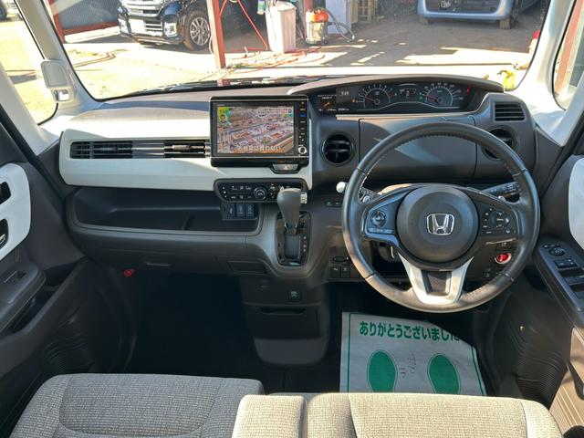 Ｎ－ＢＯＸ Ｌ・ターボ　４ＷＤ　ホンダセンシング　両側パワースライドドア　純正ナビ　シートヒーター　アダプティブクルーズコントロール　Ｂｌｕｅｔｏｏｔｈ　フルセグ　レーンアシスト　ＬＥＤヘッドライト　コーナーセンサー（4枚目）