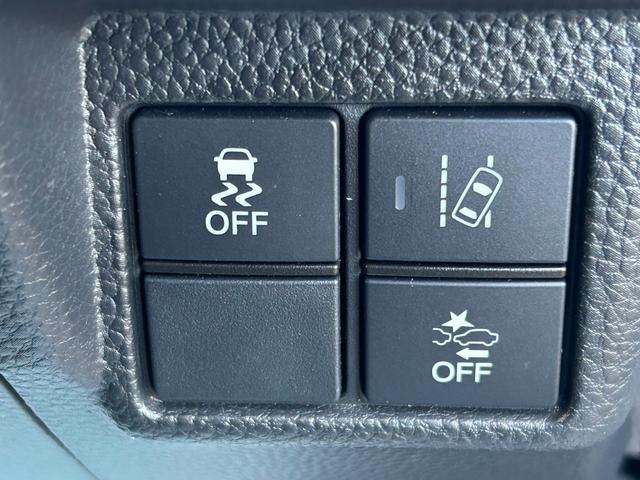 Ｎ－ＢＯＸカスタム Ｇ・Ｌターボホンダセンシング　４ＷＤ　衝突軽減ブレーキ　両側パワースライドドア　９インチ社外ナビ　シートヒーター　アダプティブクルーズコントロール　Ｂｌｕｅｔｏｏｔｈ　フルセグ　レーンアシスト　パドルシフト　ステアリングリモコン（10枚目）