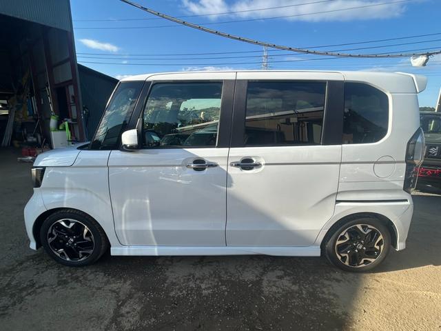 Ｎ－ＢＯＸカスタム Ｇ・Ｌターボホンダセンシング　４ＷＤ　衝突軽減ブレーキ　両側パワースライドドア　９インチ社外ナビ　シートヒーター　アダプティブクルーズコントロール　Ｂｌｕｅｔｏｏｔｈ　フルセグ　レーンアシスト　パドルシフト　ステアリングリモコン（20枚目）