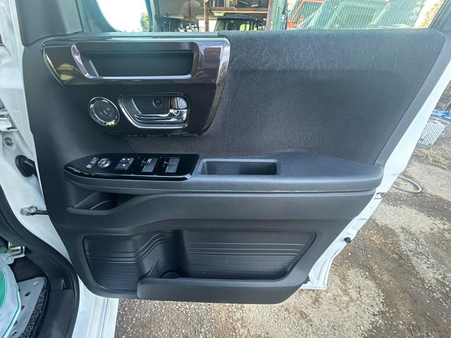 Ｎ－ＢＯＸカスタム Ｇ・Ｌターボホンダセンシング　４ＷＤ　衝突軽減ブレーキ　両側パワースライドドア　９インチ社外ナビ　シートヒーター　アダプティブクルーズコントロール　Ｂｌｕｅｔｏｏｔｈ　フルセグ　レーンアシスト　パドルシフト　ステアリングリモコン（39枚目）