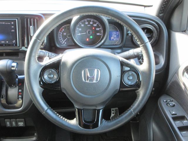 Ｎ－ＯＮＥ プレミアム　ツアラー　ワンオーナー　ハーフレザ　パドルシフト　クルコン　バックカメラ　パドルシフト　アイドリングストップ　プッシュスタート　ＥＴＣ　オートライト　フォグ　社外ナビ　ＣＤ　ＤＶＤ　Ｂｌｕｅｔｏｏｔｈ　ＵＳＢ（5枚目）