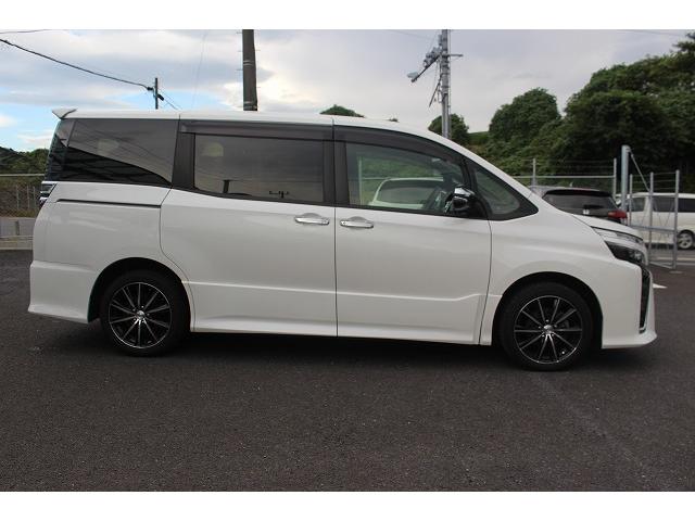 ヴォクシー ＺＳ　煌　７人乗り／純正９型ナビ／ＴＶ／両側電動／セーフティＣ／Ｂカメラ／ＬＥＤ／クルコン（5枚目）