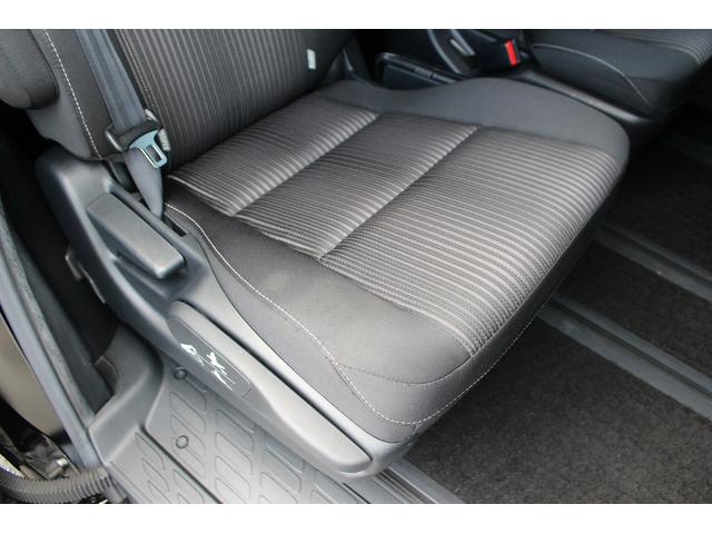 ヴォクシー ＺＳ　サンルーフ／モデリスタフルエアロ／純正１０型ナビ／地上デジタル／バックカメラ／両側電動スライドドア／７人乗り／ＥＴＣ／ＬＥＤヘッドライト／純正１６インチアルミホイール／（31枚目）