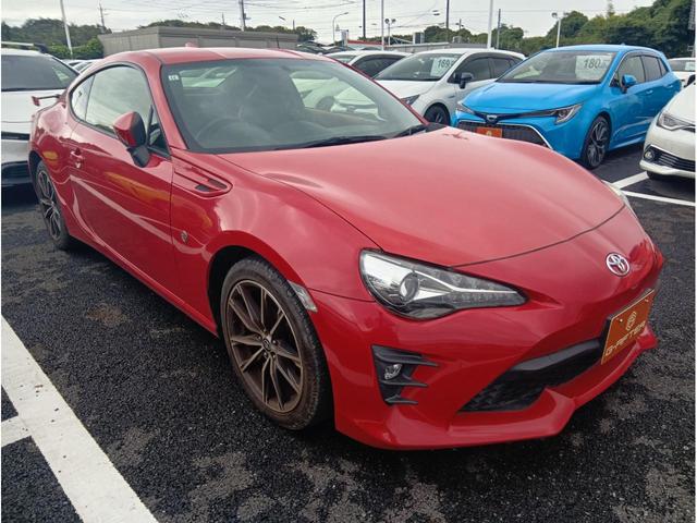 ８６ ＧＴリミテッド　純正ナビ　革＆アルカンターラコンビシート　禁煙車　シートヒーター　ＬＥＤヘッドライト　リアフォグランプ　バックカメラ　クルーズコントロール　ＥＴＣ　電動格納ミラー　Ｂｌｕｅｔｏｏｔｈ接続（9枚目）