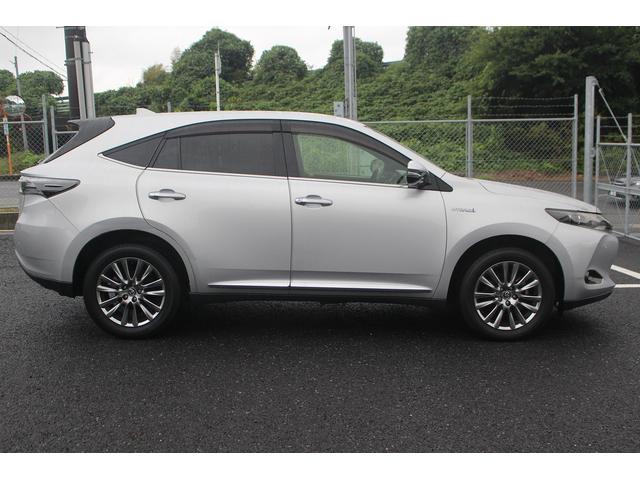 ハリアーハイブリッド プレミアム アドバンスドパッケージ JBLサウンド メーカーナビ フルセグTV 禁煙車 ETC レーダークルーズコントロール パワーバックドア シートヒーター LEDヘッドライト Bluetooth接続 プッシュスタート(16枚目)