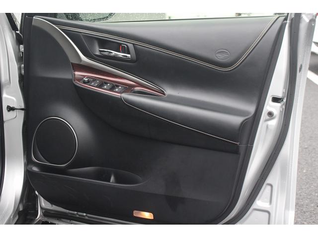 ハリアーハイブリッド プレミアム アドバンスドパッケージ JBLサウンド メーカーナビ フルセグTV 禁煙車 ETC レーダークルーズコントロール パワーバックドア シートヒーター LEDヘッドライト Bluetooth接続 プッシュスタート(32枚目)