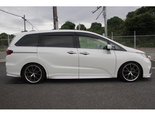 オデッセイ アブソルート・ホンダセンシング　純正ナビ／ホンダセンシング／Ｂカメラ／ＴＥＩＮ車高調／ＴＶ／社外１９インチアルミホイール／ＥＴＣ２．０／Ｂｌｕｅｔｏｏｔｈ接続／スマートキー／プッシュスタート／電動格納ミラー／（5枚目）