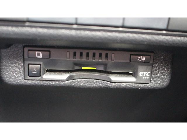 カローラツーリング ハイブリッド ダブルバイビー 純正ディスプレイオーディオ 禁煙車 地上デジタル放送 バックカメラ ハーフレザーシート LEDヘッドライト ETC レーダークルーズコントロール プッシュスタート 純正アルミホイール(7枚目)