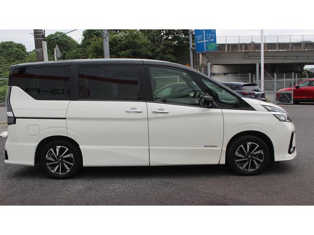 セレナ e-パワー ハイウェイスターG 純正10型ナビ 禁煙車 フルセグ アラウンドビューモニターカメラ プロパイロット 両側電動スライドドア インテリジェントルームミラー ブラック合革シート 電動パーキングブレーキ(10枚目)