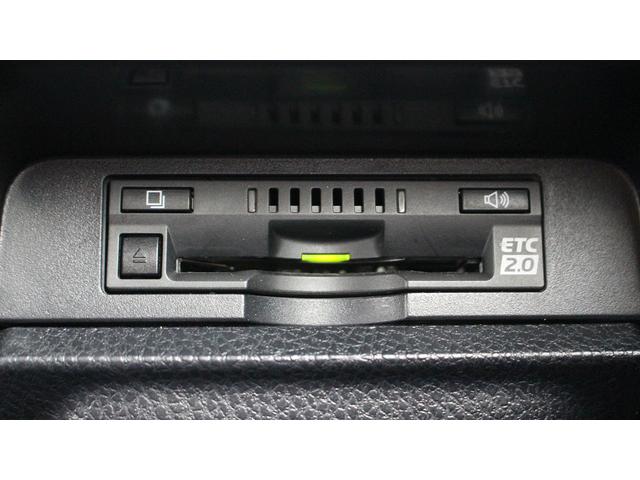 エスクァイア ハイブリッドGiプレミアムパッケジブラックテーラード 純正10型ナビ 禁煙車 フリップダウンモニター フルセグ バックカメラ クルーズコントロール LEDヘッドライト 両側電動スライドドア シートヒーター スモークメッキフロントグリル(6枚目)