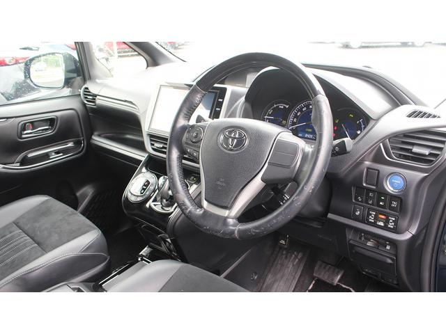 エスクァイア ハイブリッドGiプレミアムパッケジブラックテーラード 純正10型ナビ 禁煙車 フリップダウンモニター フルセグ バックカメラ クルーズコントロール LEDヘッドライト 両側電動スライドドア シートヒーター スモークメッキフロントグリル(30枚目)