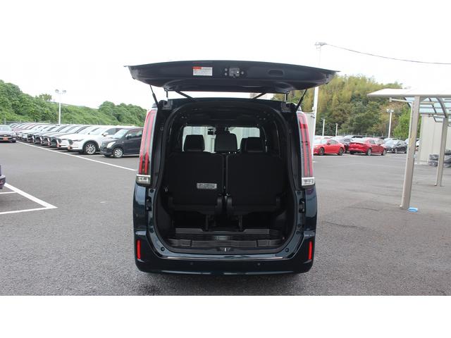 エスクァイア ハイブリッドGiプレミアムパッケジブラックテーラード 純正10型ナビ 禁煙車 フリップダウンモニター フルセグ バックカメラ クルーズコントロール LEDヘッドライト 両側電動スライドドア シートヒーター スモークメッキフロントグリル(40枚目)