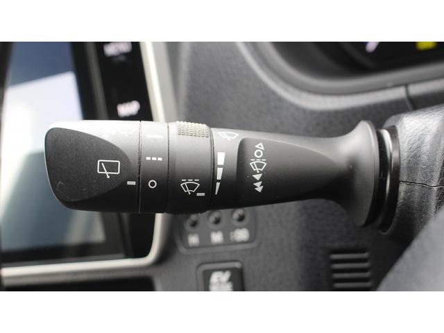 エスクァイア ハイブリッドGiプレミアムパッケジブラックテーラード 純正10型ナビ 禁煙車 フリップダウンモニター フルセグ バックカメラ クルーズコントロール LEDヘッドライト 両側電動スライドドア シートヒーター スモークメッキフロントグリル(61枚目)