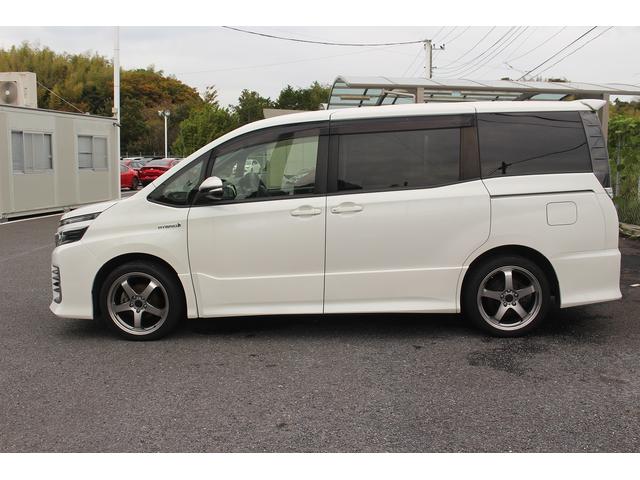 ヴォクシー ハイブリッドＺＳ　雹害　ＡＬＰＩＮＥ１０型ナビ　禁煙車　バックカメラ　フルセグＴＶ　ＥＴＣ　トヨタセーフティセンス　Ｂｌｕｅｔｏｏｔｈ接続　ｉｓｔｏｐ　両滴ワイパー　プッシュスタート　電動スライドドア（10枚目）