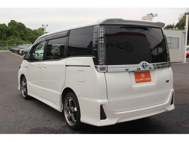 ヴォクシー ハイブリッドＺＳ　雹害　ＡＬＰＩＮＥ１０型ナビ　禁煙車　バックカメラ　フルセグＴＶ　ＥＴＣ　トヨタセーフティセンス　Ｂｌｕｅｔｏｏｔｈ接続　ｉｓｔｏｐ　両滴ワイパー　プッシュスタート　電動スライドドア（11枚目）