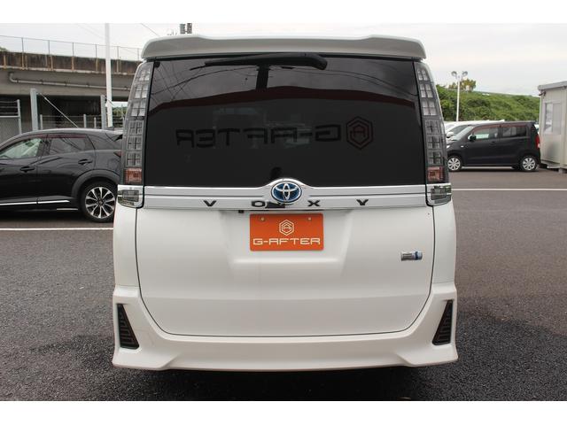 ヴォクシー ハイブリッドＺＳ　雹害　ＡＬＰＩＮＥ１０型ナビ　禁煙車　バックカメラ　フルセグＴＶ　ＥＴＣ　トヨタセーフティセンス　Ｂｌｕｅｔｏｏｔｈ接続　ｉｓｔｏｐ　両滴ワイパー　プッシュスタート　電動スライドドア（12枚目）