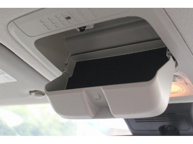 ヴォクシー ハイブリッドＺＳ　雹害　ＡＬＰＩＮＥ１０型ナビ　禁煙車　バックカメラ　フルセグＴＶ　ＥＴＣ　トヨタセーフティセンス　Ｂｌｕｅｔｏｏｔｈ接続　ｉｓｔｏｐ　両滴ワイパー　プッシュスタート　電動スライドドア（56枚目）