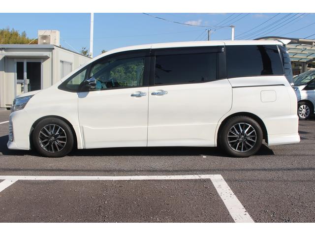 ヴォクシー ZS 煌 純正9型ナビ 禁煙車 TRDエアロ 後席モニター フルセグTV バックカメラ ETC 両側電動スライドドア レーダークルーズコントロール トヨタセーフティセンス コーナーセンサー プッシュスタート(9枚目)