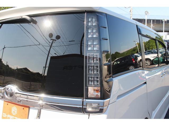 ヴォクシー ZS 煌 純正9型ナビ 禁煙車 TRDエアロ 後席モニター フルセグTV バックカメラ ETC 両側電動スライドドア レーダークルーズコントロール トヨタセーフティセンス コーナーセンサー プッシュスタート(17枚目)