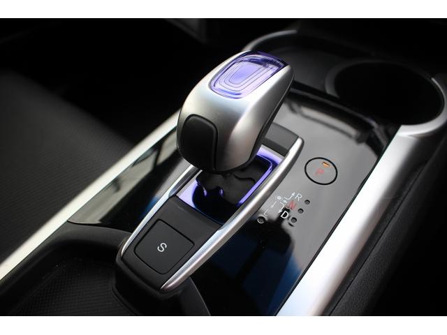 ジェイド ハイブリッド 純正ナビ 禁煙車 バックカメラ 地上デジタル放送 LEDヘッドライト 3列6人乗り クルーズコントロール 電動格納ミラー プッシュスタート オートライト 後席エアコン Bluetooth接続(7枚目)