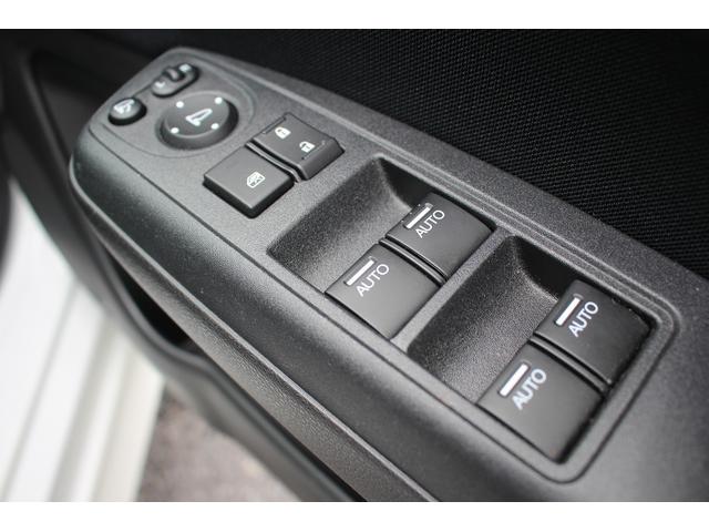 ジェイド ハイブリッド 純正ナビ 禁煙車 バックカメラ 地上デジタル放送 LEDヘッドライト 3列6人乗り クルーズコントロール 電動格納ミラー プッシュスタート オートライト 後席エアコン Bluetooth接続(52枚目)