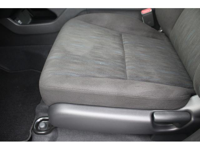 シャトル ハイブリッド ホンダセンシング 禁煙車 ナビ バックカメラ レーダークルーズコントロール ETC レーンキープアシスト スマートキー プラズマクラスター付オートエアコン ダークブルーインパネ加飾 Bluetooth接続(41枚目)