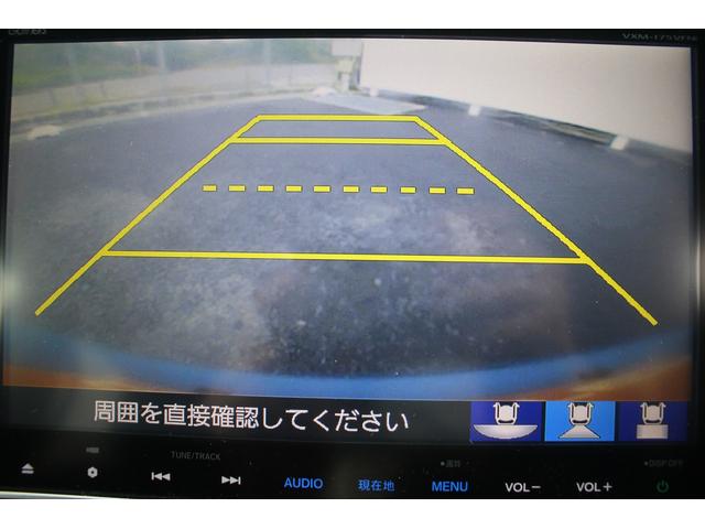 フリード＋ハイブリッド ハイブリッドＥＸ　純正９インチナビ　禁煙車　フルセグＴＶ　純正フリップダウンモニター　ＬＥＤヘッドライト　両側電動スライドドア　バックカメラ　シートヒーター　ハーフレザーシート　衝突軽減ブレーキ　レーンアシスト（4枚目）