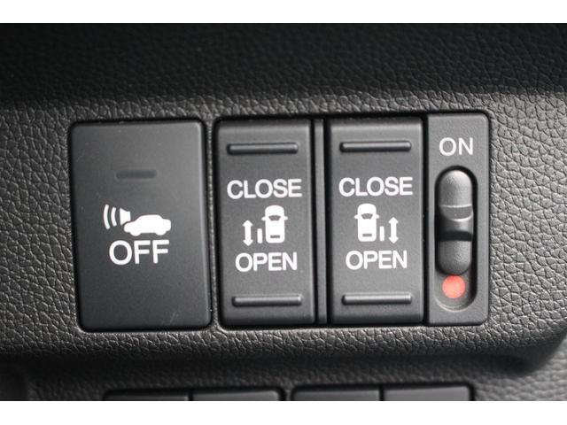 フリード＋ハイブリッド ハイブリッドＥＸ　純正９インチナビ　禁煙車　フルセグＴＶ　純正フリップダウンモニター　ＬＥＤヘッドライト　両側電動スライドドア　バックカメラ　シートヒーター　ハーフレザーシート　衝突軽減ブレーキ　レーンアシスト（6枚目）