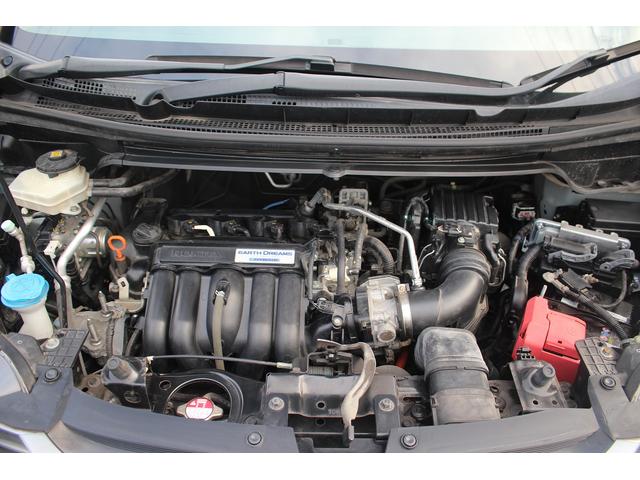 フリード＋ハイブリッド ハイブリッドＥＸ　純正９インチナビ　禁煙車　フルセグＴＶ　純正フリップダウンモニター　ＬＥＤヘッドライト　両側電動スライドドア　バックカメラ　シートヒーター　ハーフレザーシート　衝突軽減ブレーキ　レーンアシスト（60枚目）