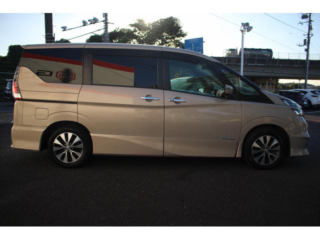 セレナ ハイウェイスター　パナソニック９型ナビ　　禁煙車　ＬＥＤヘッドライト　バックカメラ　地デジ　両側電動スライドドア　クルーズコントロール　８人乗り　純正１６インチアルミホイール　ＥＴＣ　スマートキー　プッシュスタート（5枚目）
