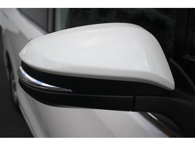 エスクァイア Ｇｉ　純正９型ナビ　バックカメラ　フルセグテレビ　黒革シート　シートヒーター　７人乗り　両側電動スライドドア　クルーズコントロール　ＬＥＤヘッドライト　ＥＴＣ　スマートキー　プッシュスタート（17枚目）