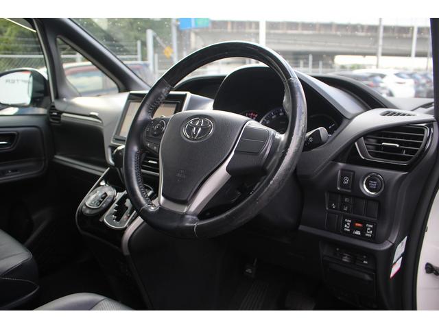 エスクァイア Ｇｉ　純正９型ナビ　バックカメラ　フルセグテレビ　黒革シート　シートヒーター　７人乗り　両側電動スライドドア　クルーズコントロール　ＬＥＤヘッドライト　ＥＴＣ　スマートキー　プッシュスタート（25枚目）