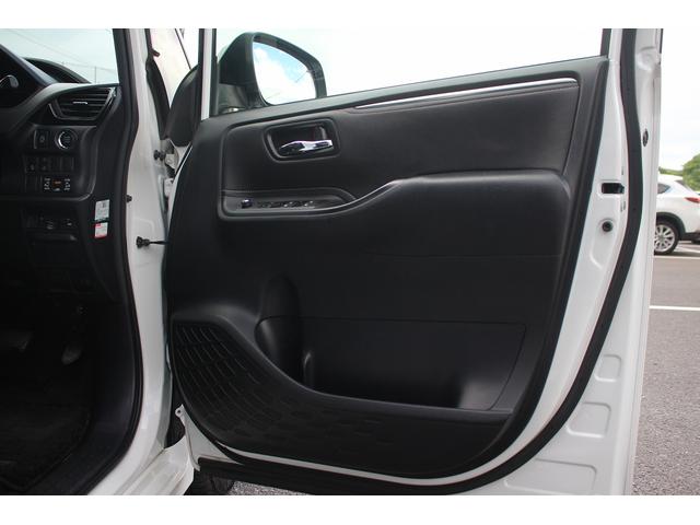 エスクァイア Ｇｉ　純正９型ナビ　バックカメラ　フルセグテレビ　黒革シート　シートヒーター　７人乗り　両側電動スライドドア　クルーズコントロール　ＬＥＤヘッドライト　ＥＴＣ　スマートキー　プッシュスタート（28枚目）