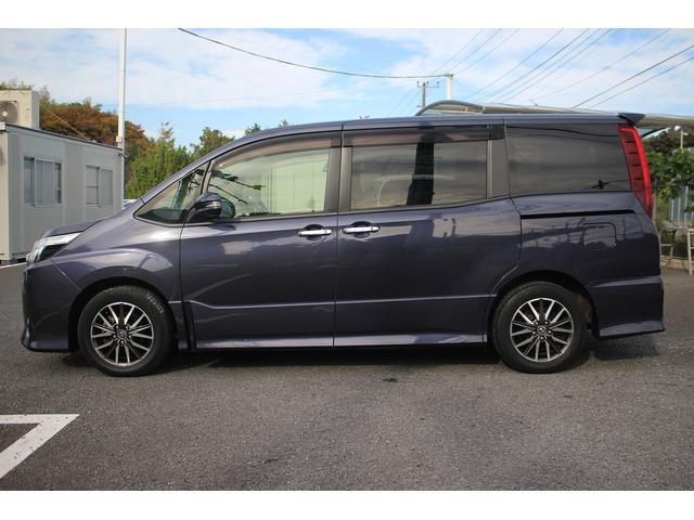 ノア Si フリップダウンモニター 禁煙車 アルパイン9型ナビ バックカメラ フルセグTV 両側電動スライドドア 黒半革シート ETC クルーズコントロール 衝突軽減ブレーキ LEDヘッドライト 7人乗り(15枚目)