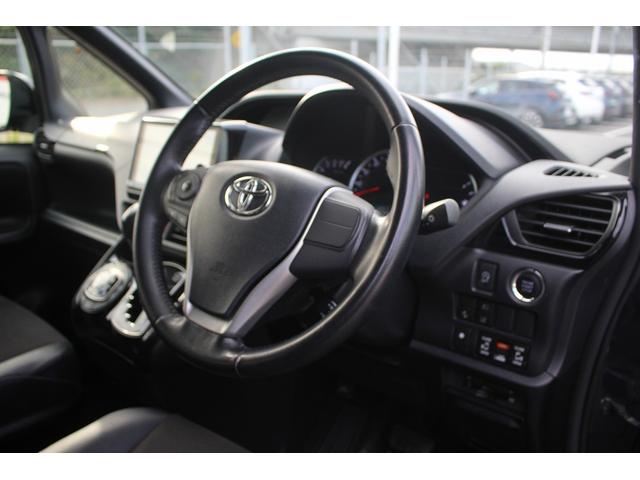 ノア Si フリップダウンモニター 禁煙車 アルパイン9型ナビ バックカメラ フルセグTV 両側電動スライドドア 黒半革シート ETC クルーズコントロール 衝突軽減ブレーキ LEDヘッドライト 7人乗り(31枚目)