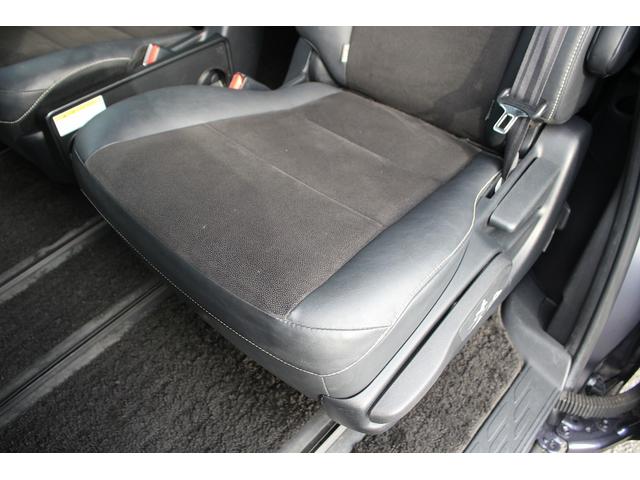 ノア Si フリップダウンモニター 禁煙車 アルパイン9型ナビ バックカメラ フルセグTV 両側電動スライドドア 黒半革シート ETC クルーズコントロール 衝突軽減ブレーキ LEDヘッドライト 7人乗り(43枚目)