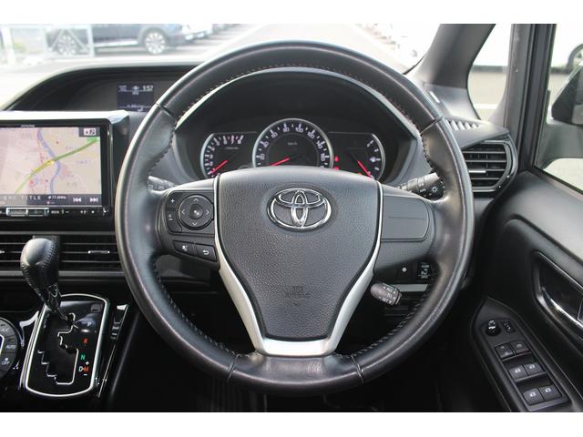 ノア Si フリップダウンモニター 禁煙車 アルパイン9型ナビ バックカメラ フルセグTV 両側電動スライドドア 黒半革シート ETC クルーズコントロール 衝突軽減ブレーキ LEDヘッドライト 7人乗り(52枚目)