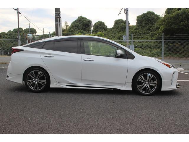 プリウス Aツーリングセレクション 後期型 禁煙車 フルエアロ 純正8型ディスプレイオーディオ 360°カメラ フルセグTV 温熱黒革シート ETC クルーズコントロール LEDヘッドライト 自動駐車システム ブラインドスポットモニター(10枚目)