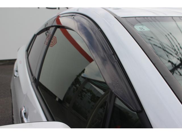 プリウス Aツーリングセレクション 後期型 禁煙車 フルエアロ 純正8型ディスプレイオーディオ 360°カメラ フルセグTV 温熱黒革シート ETC クルーズコントロール LEDヘッドライト 自動駐車システム ブラインドスポットモニター(23枚目)