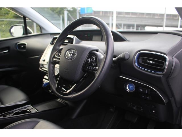 プリウス Aツーリングセレクション 後期型 禁煙車 フルエアロ 純正8型ディスプレイオーディオ 360°カメラ フルセグTV 温熱黒革シート ETC クルーズコントロール LEDヘッドライト 自動駐車システム ブラインドスポットモニター(30枚目)