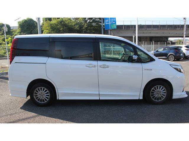 エスクァイア ハイブリッドGi TRDフルエアロ 禁煙車 純正9型ナビ フルセグTV 両側電動スライドドア シートヒーター LEDヘッドライト バックカメラ クルーズコントロール ETC2.0 衝突軽減ブレーキ スマートキー(12枚目)