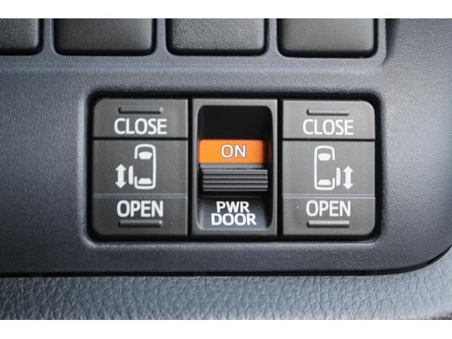 TOYOTA NOAH HYBRID X