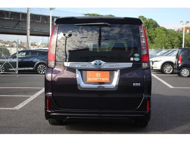 TOYOTA NOAH HYBRID X