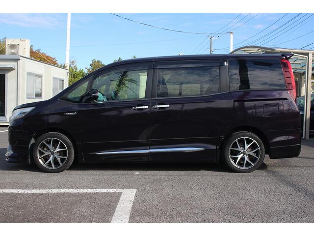 TOYOTA NOAH HYBRID X
