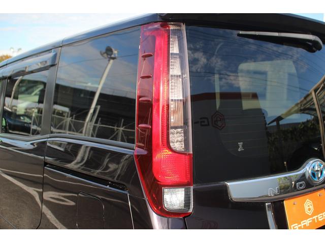 TOYOTA NOAH HYBRID X