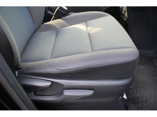 TOYOTA NOAH HYBRID X