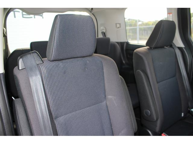 TOYOTA NOAH HYBRID X