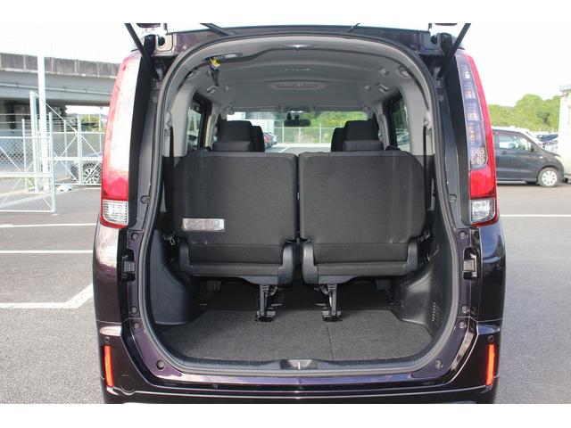 TOYOTA NOAH HYBRID X