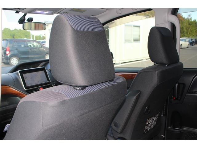 TOYOTA NOAH HYBRID X