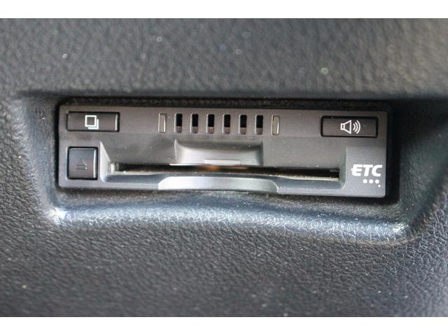 シエンタ Ｘ　禁煙車　７人乗り　純正ナビ　フルセグＴＶ　バックカメラ　電動スライドドア　ＥＴＣ　電動格納ミラー（5枚目）